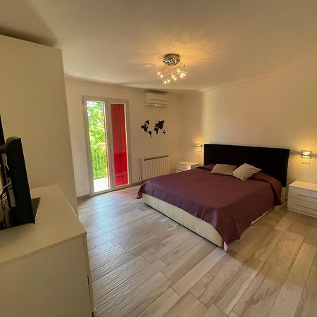 Reverso - Alloggi Con Solarium Vista Mare Caorle Bagian luar foto